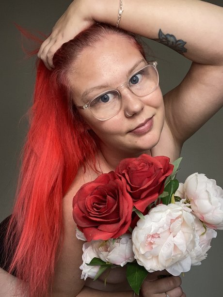 j e n n a V I P pretty star img