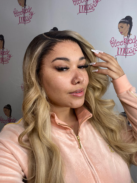 IvoryValentine model art galleries