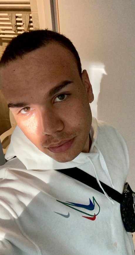 Jonny Maclaine model porn pic