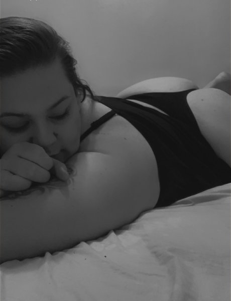 Sweet Temptation hot star photos