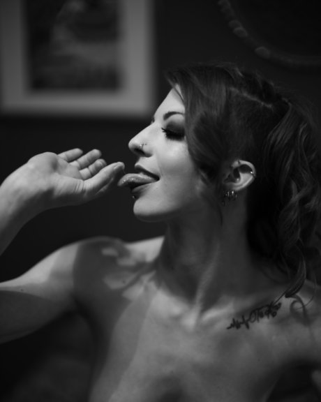 Miss Vampiress pretty model images