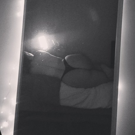 Shortiiee star xxx photos