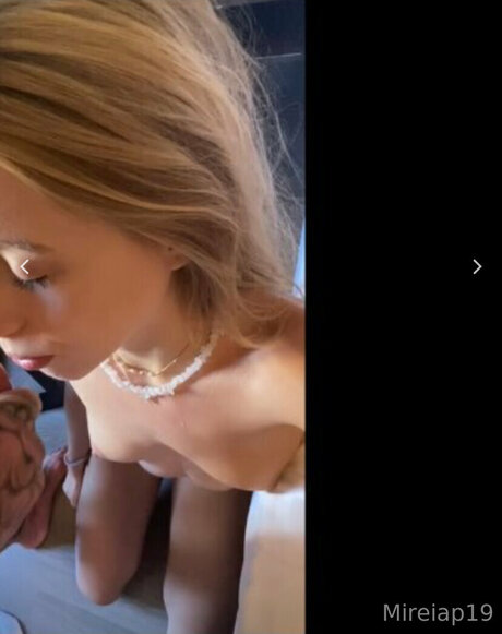 Mireia nude model picture