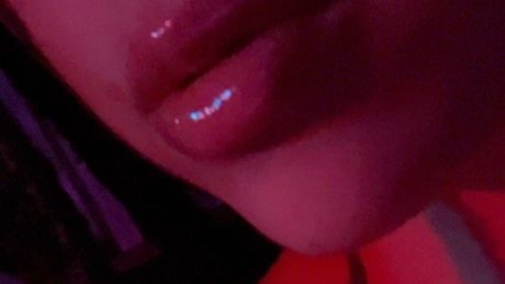 Mami Miq nude pornstar picture