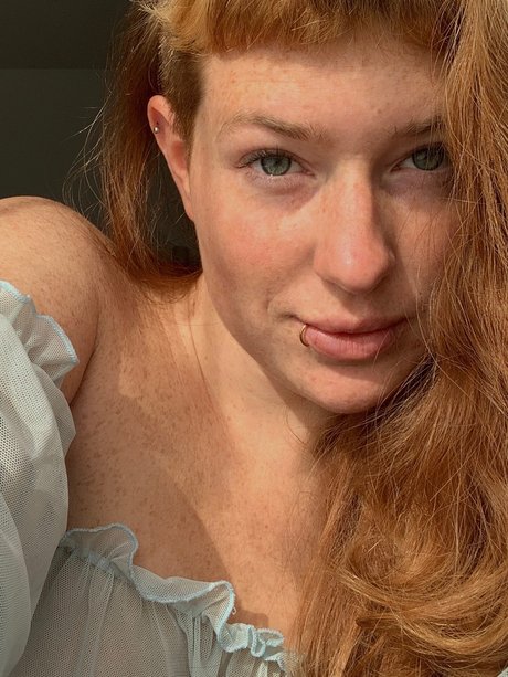 Camila Castoldi model xxx image