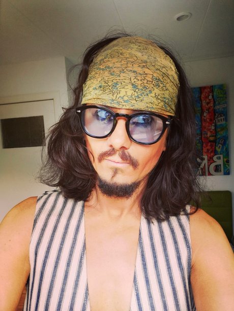 Jhonny Hot model erotic pictures