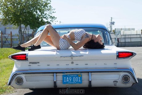 Jescalouise erotic model images