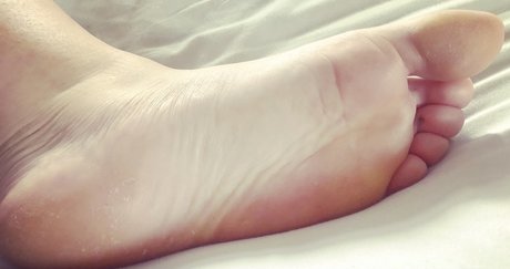 CandyFeet model pornographic pics