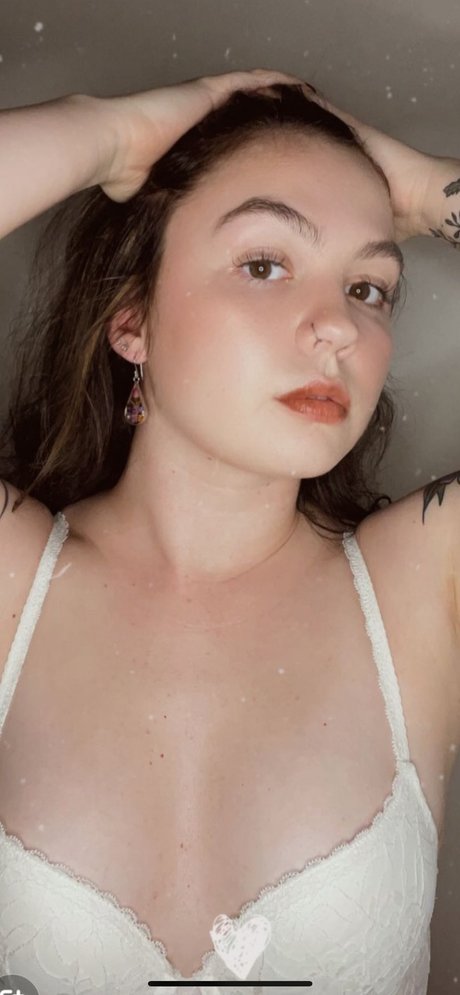 Chesley model perfect photos