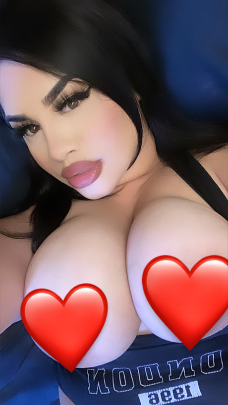 Mamiiii star naked photos