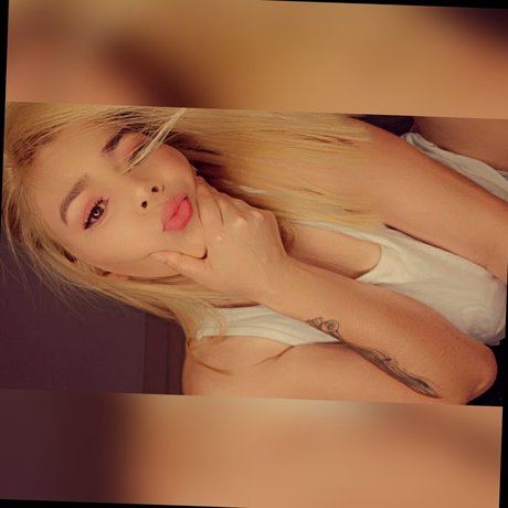 Yudi Alejandra Lozada exclusive model photos