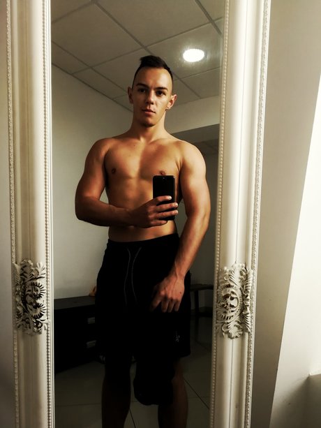 FitWith Flo model exclusive pictures