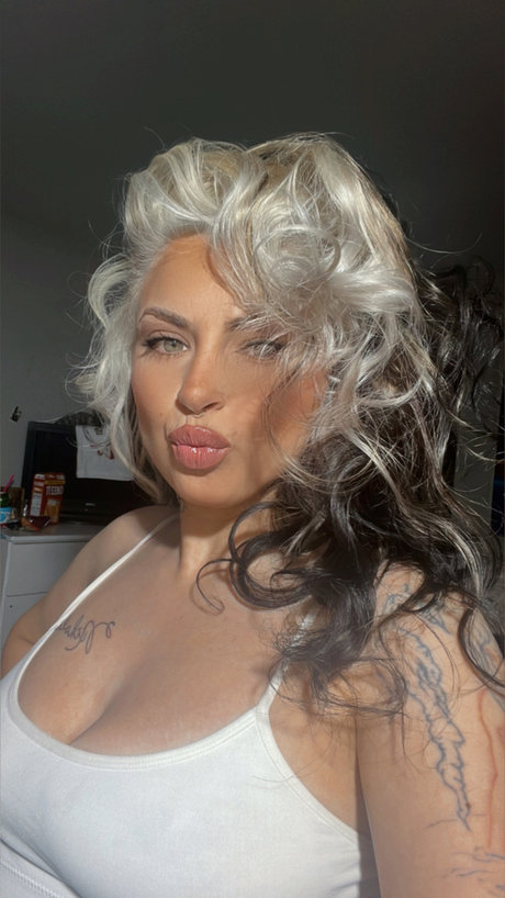 Samantha Hennagir nude actress pics