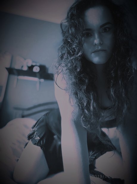 Isis Cobe perfect pornstar photos