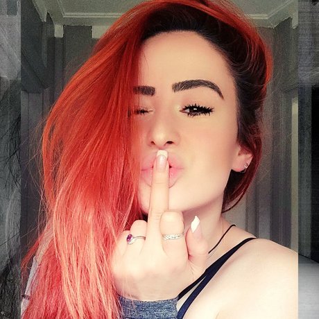 Mistress Inni s Foot Place star pretty image