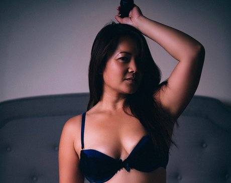 Dee It Yi hd star photos