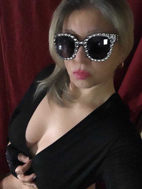 Mistresscrystaldea hd pornstar picture