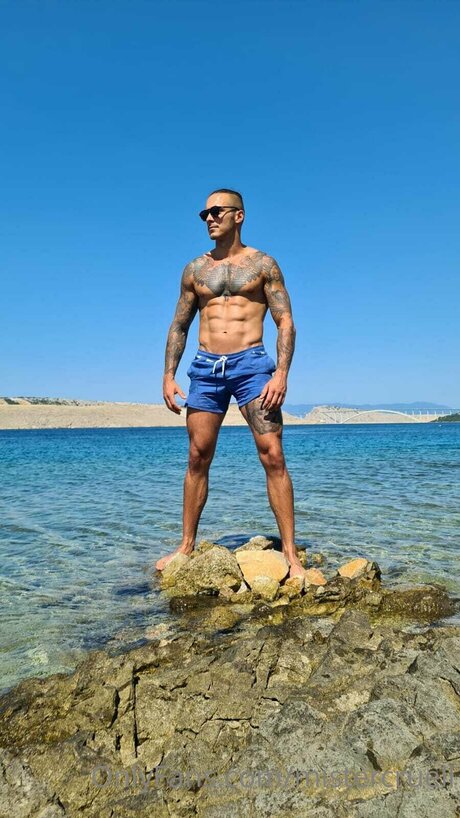 Mister Cruell star nudes gallery