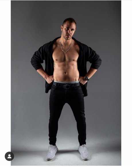 Jesus Mujica star erotic images