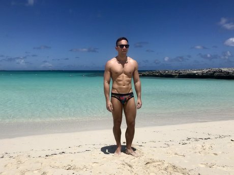 Hilitommy model pretty photos