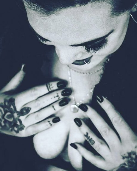 Tori Baxter hot actress images