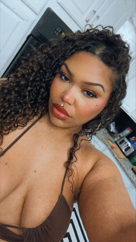 Micahk model naked pictures