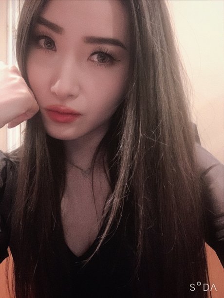 Mizuki Ogata hot pornstar image