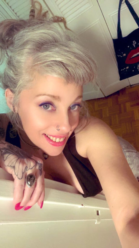 Muffy Slayer star top img