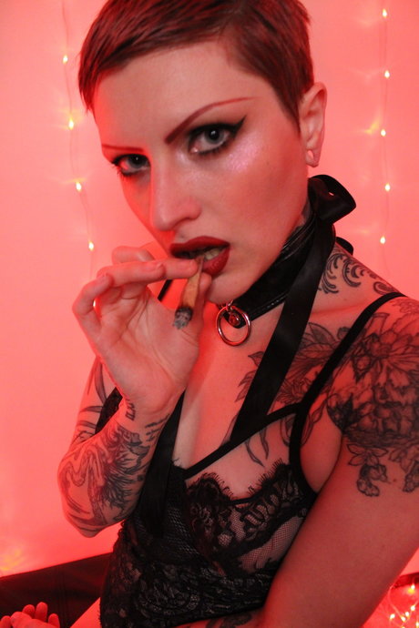 Mixtrexx Devereaux model xxx pictures