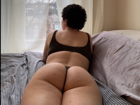 Italian Rose model sex photos