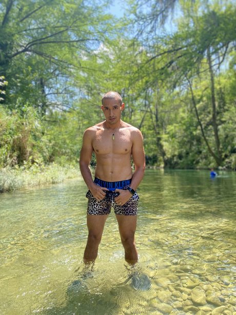 Carlos Mateo Leyva sexy pornstar pic