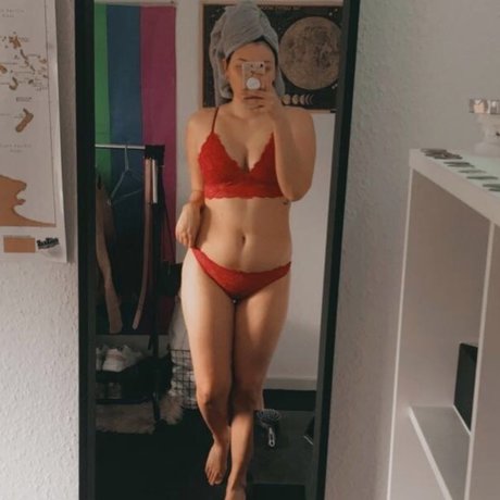 Iluna model sexy img