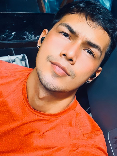 Manuel Hern ndez exclusive model pic