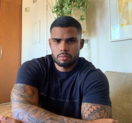 Italo Magalhaes model perfect pics