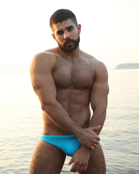 karlitos Amarilla high quality model galleries