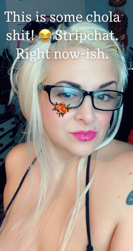 Kika Carolina model top pics