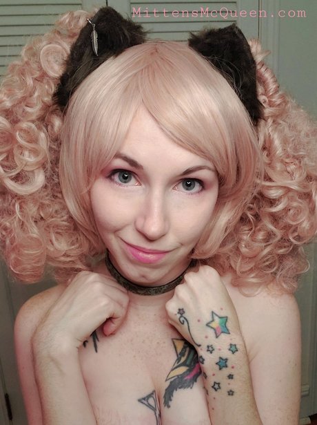 Mittens McQueen Free model adult archive