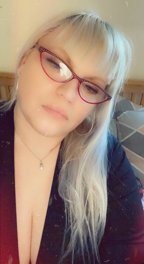 Penny Leathers sexy actress gallery