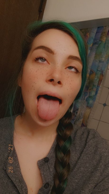 Moonlitdabs model erotic picture