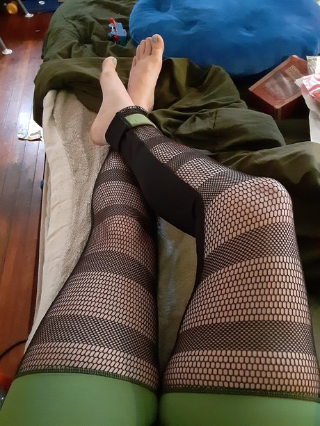 Succubitch model xxx photo