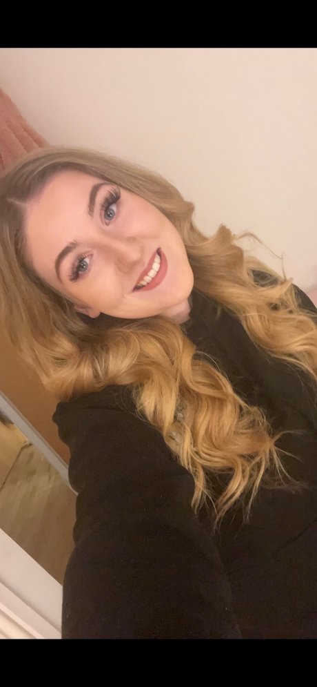 K a y l e I g h porn actress img