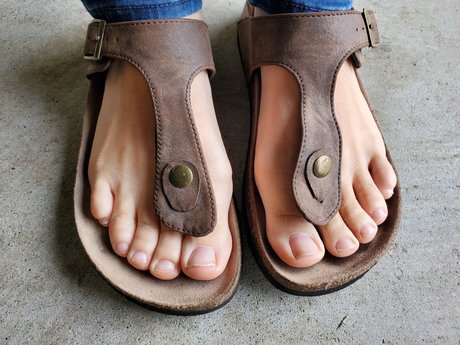 Monroeville feet and toes pornstar img