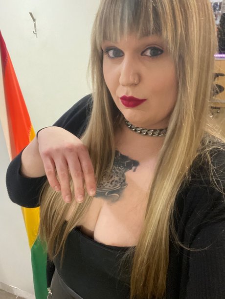 MOLLY DALLAS pornographic star pics