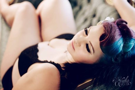 Calliope Quinn pornstar naked pics