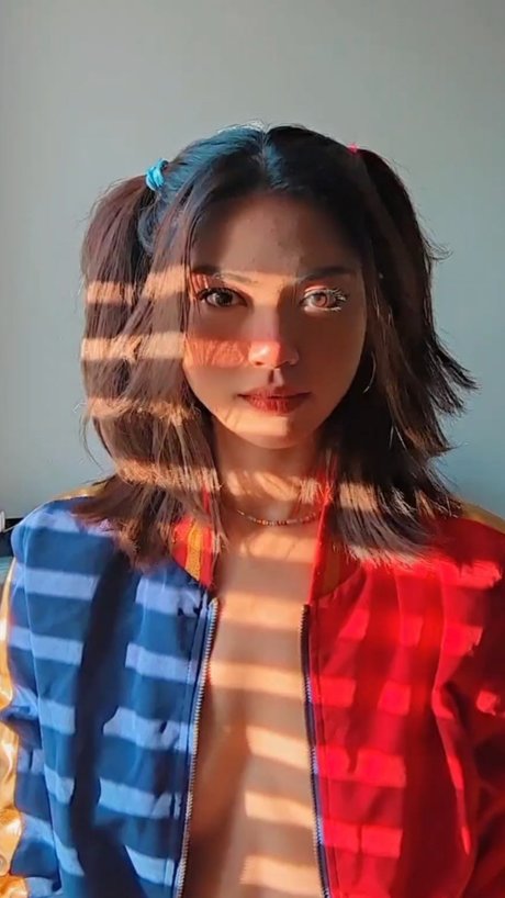 Mila Poonis model sex image