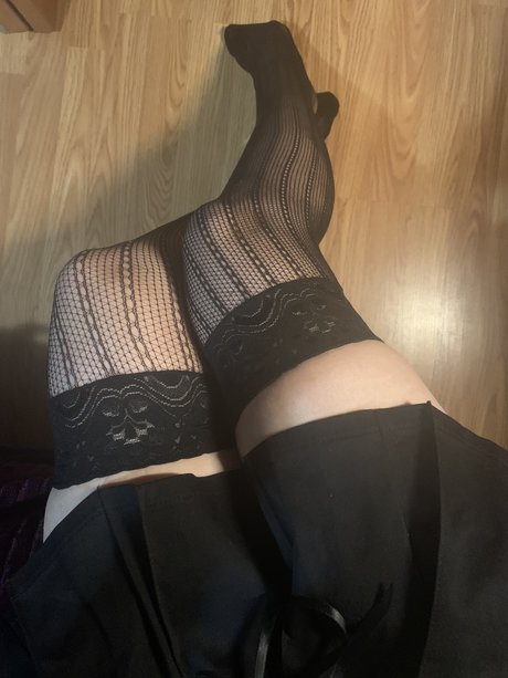 Morrigan Rain pretty model pictures