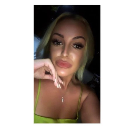 holsss erotic pornstar img