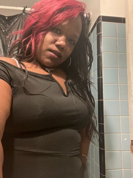 tweety123 naked model img