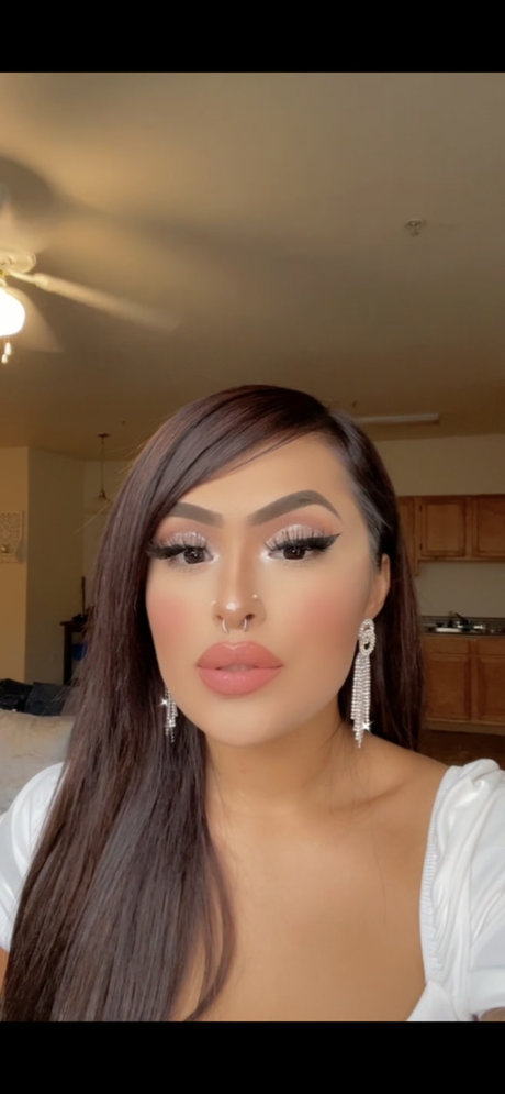 Carolyna Reyes porn star gallery