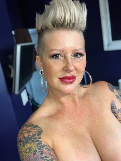 Ms Syn hot pornstar pic